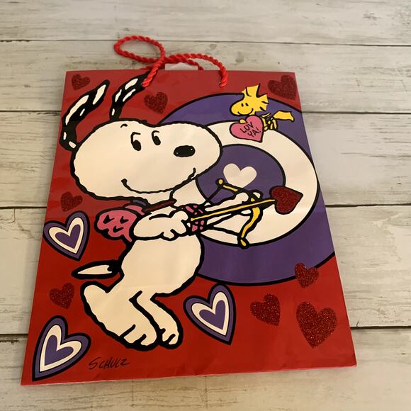 5/$25 Peanuts Snoopy Cupid Valentine's Day Gift Bag by Hallmark Medium Size - Picture 1 of 3